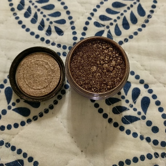 MAC pigment in subtle - Picture 3 of 3